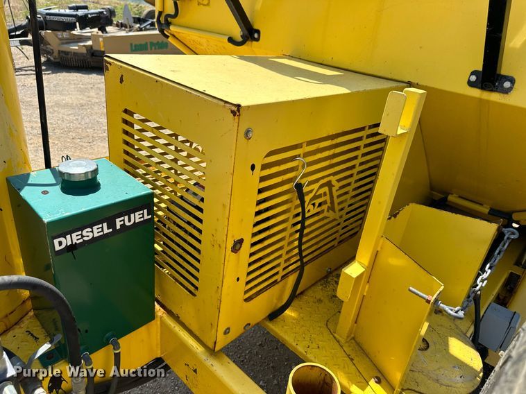 image for item DO5137 2011 Falcon  bituminous mix trailer