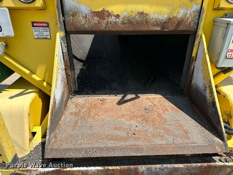 image for item DO5137 2011 Falcon  bituminous mix trailer