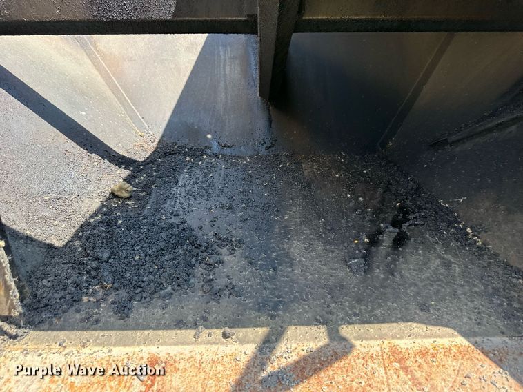 image for item DO5137 2011 Falcon  bituminous mix trailer