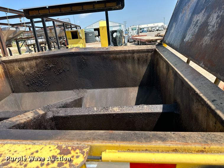 image for item DO5137 2011 Falcon  bituminous mix trailer