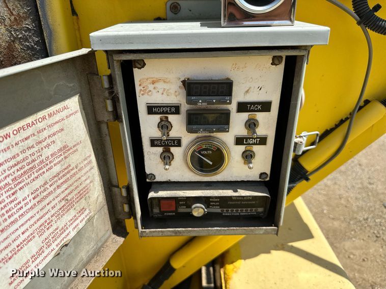 image for item DO5137 2011 Falcon  bituminous mix trailer