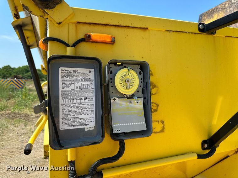 image for item DO5137 2011 Falcon  bituminous mix trailer