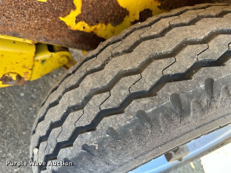 image for item DO5137 2011 Falcon  bituminous mix trailer