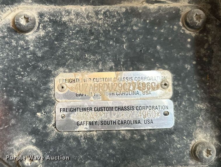 image for item DO5139 2009 Thomas  school bus