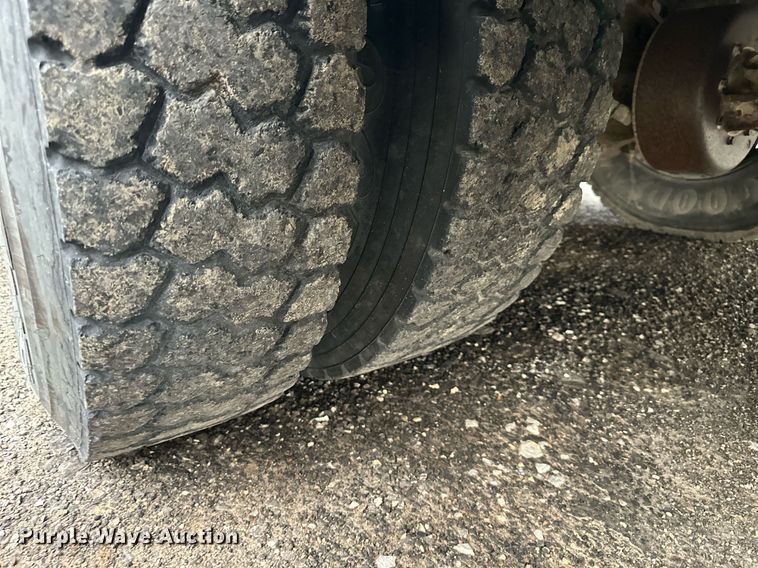 image for item DO5139 2009 Thomas  school bus