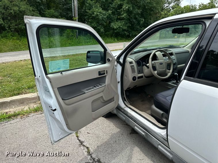 image for item DO5155 2009  Ford Escape Hybrid  SUV