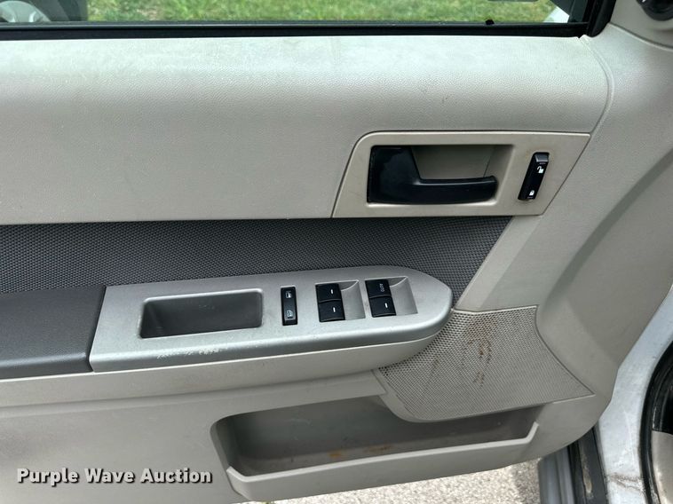 image for item DO5155 2009  Ford Escape Hybrid  SUV