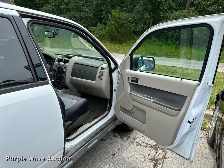 image for item DO5155 2009  Ford Escape Hybrid  SUV