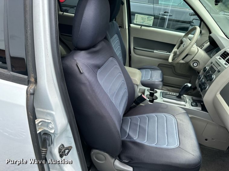 image for item DO5155 2009  Ford Escape Hybrid  SUV