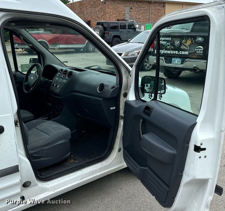 image for item DO5157 2012  Ford Transit Connect  animal control van