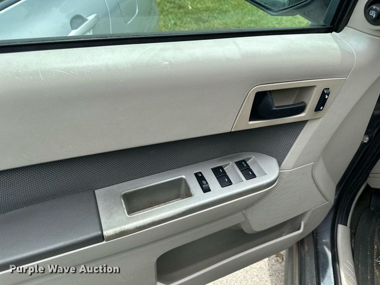 image for item DO5158 2009  Ford Escape Hybrid  SUV