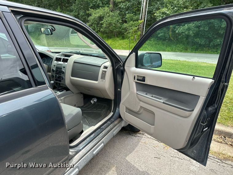 image for item DO5158 2009  Ford Escape Hybrid  SUV