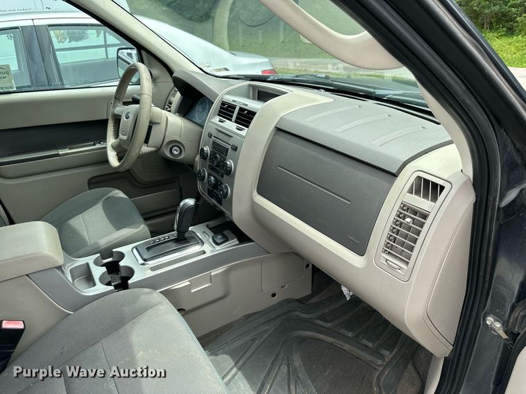 image for item DO5158 2009  Ford Escape Hybrid  SUV