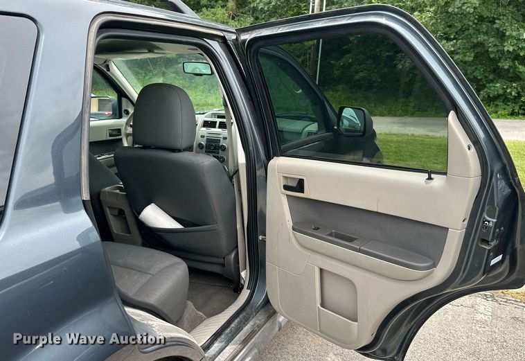 image for item DO5158 2009  Ford Escape Hybrid  SUV