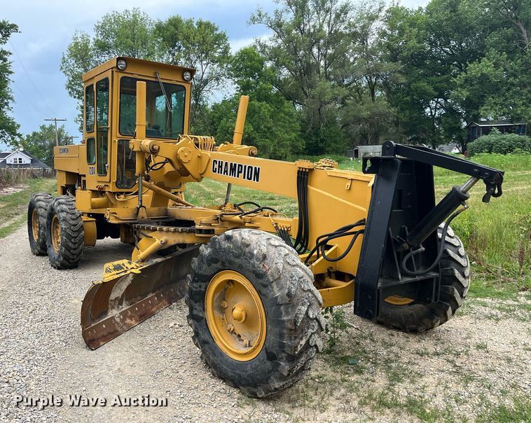 image for item DP0523 Champion 720A  motor grader