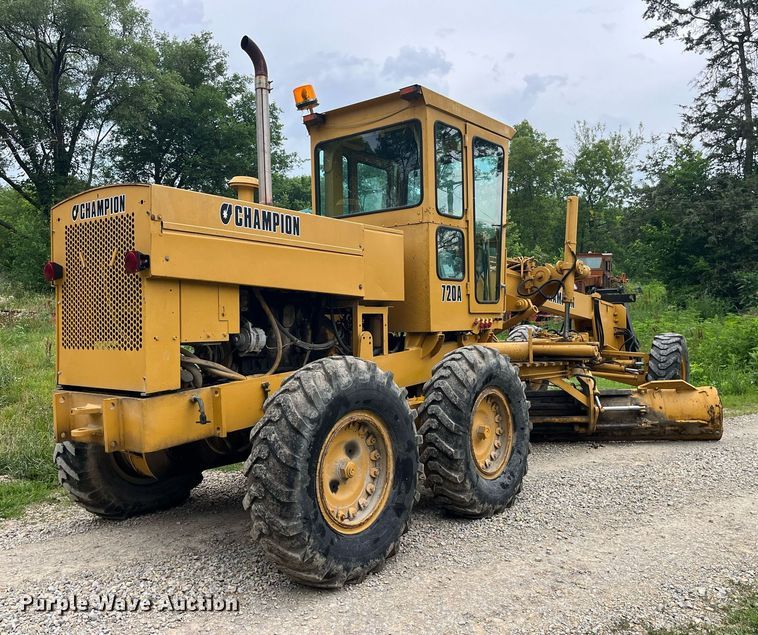 image for item DP0523 Champion 720A  motor grader