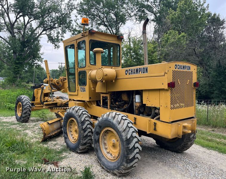 image for item DP0523 Champion 720A  motor grader