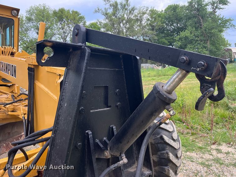 image for item DP0523 Champion 720A  motor grader