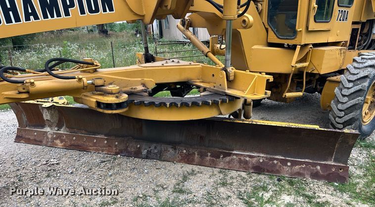 image for item DP0523 Champion 720A  motor grader