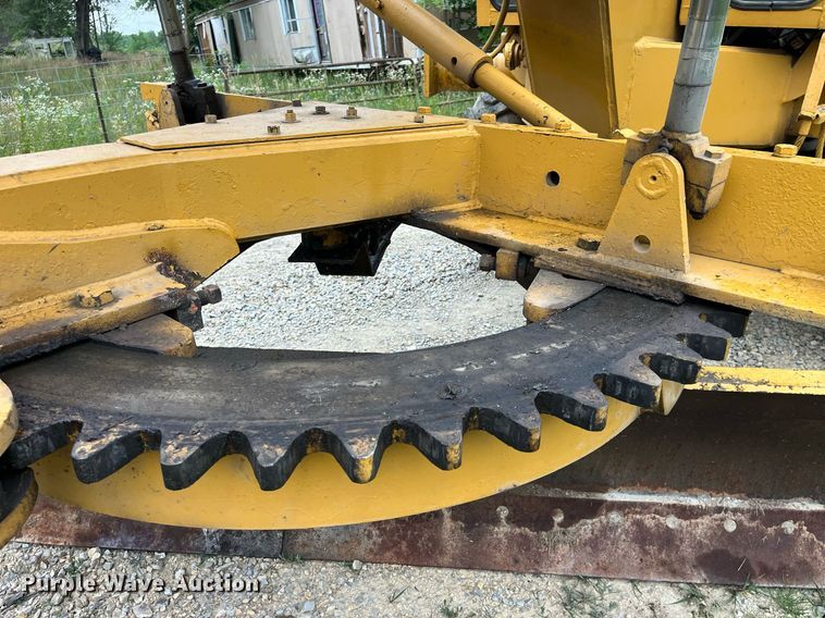 image for item DP0523 Champion 720A  motor grader