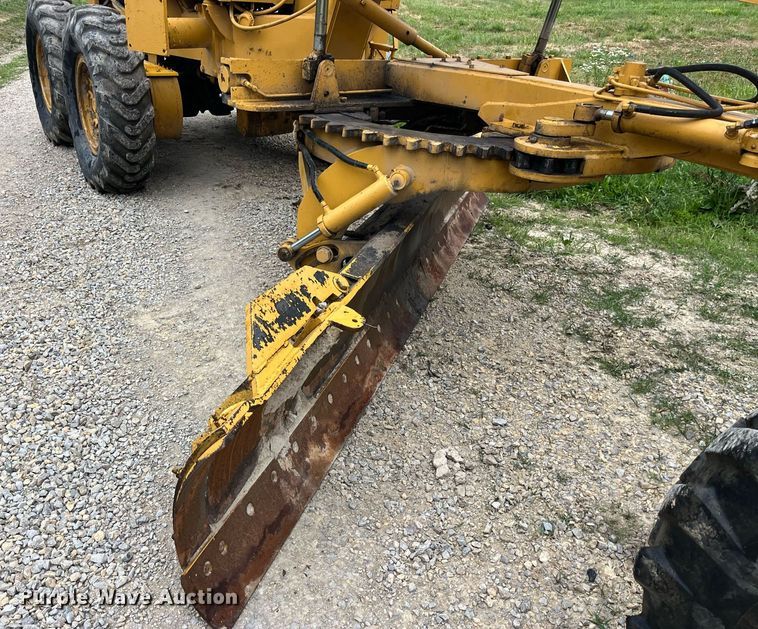 image for item DP0523 Champion 720A  motor grader