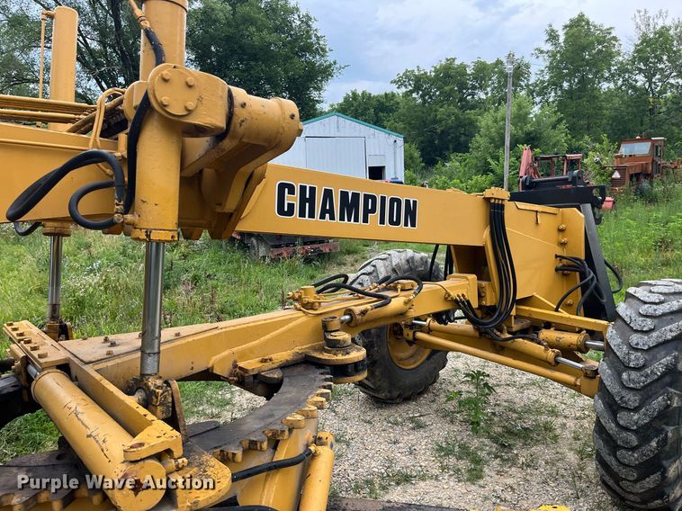 image for item DP0523 Champion 720A  motor grader