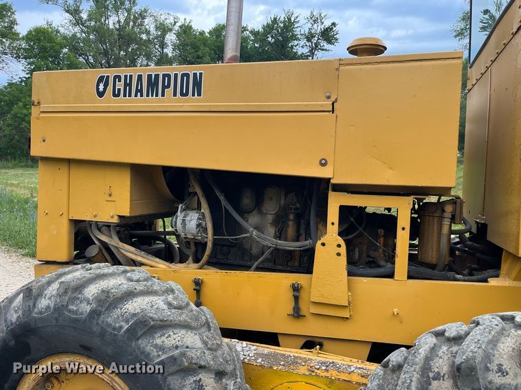 image for item DP0523 Champion 720A  motor grader
