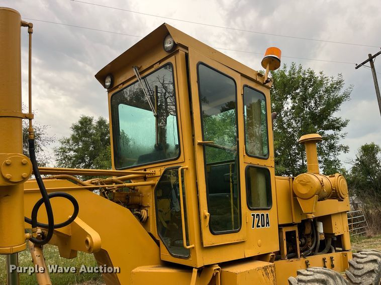 image for item DP0523 Champion 720A  motor grader