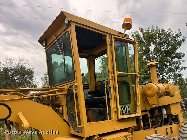 image for item DP0523 Champion 720A  motor grader