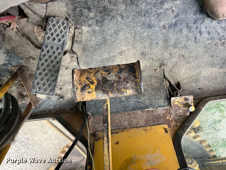 image for item DP0523 Champion 720A  motor grader