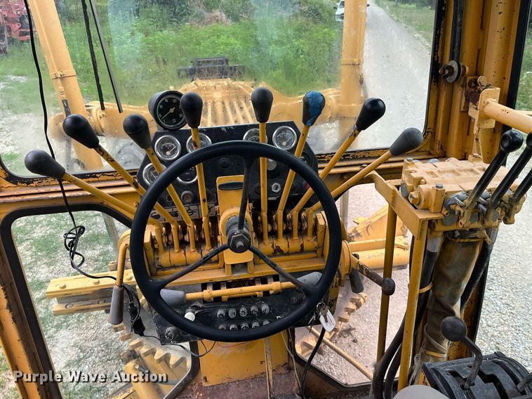 image for item DP0523 Champion 720A  motor grader