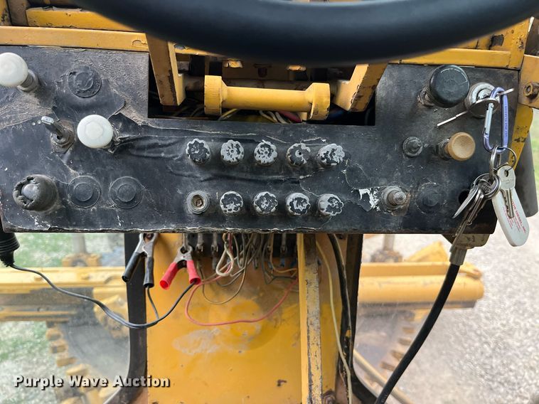 image for item DP0523 Champion 720A  motor grader