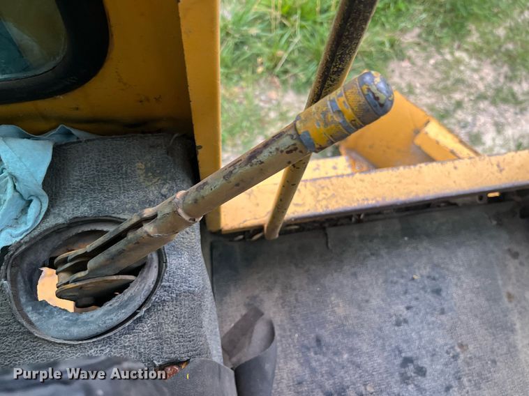 image for item DP0523 Champion 720A  motor grader