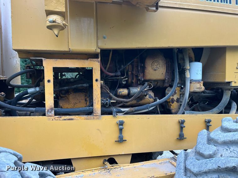 image for item DP0523 Champion 720A  motor grader