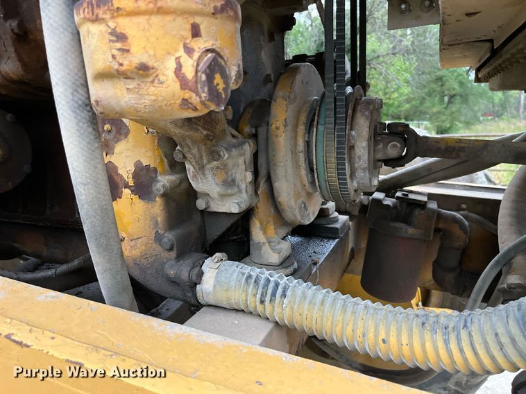 image for item DP0523 Champion 720A  motor grader