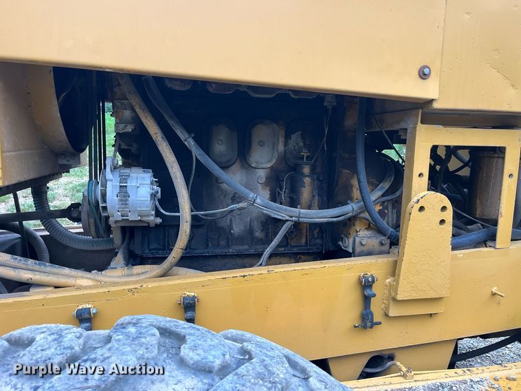 image for item DP0523 Champion 720A  motor grader