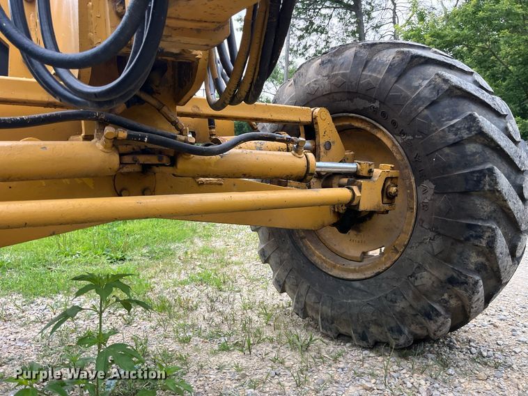 image for item DP0523 Champion 720A  motor grader