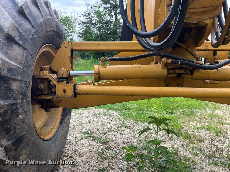 image for item DP0523 Champion 720A  motor grader