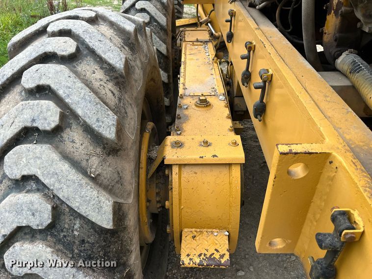 image for item DP0523 Champion 720A  motor grader