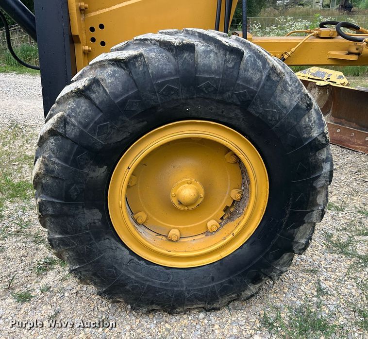 image for item DP0523 Champion 720A  motor grader