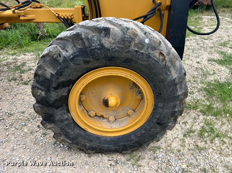 image for item DP0523 Champion 720A  motor grader