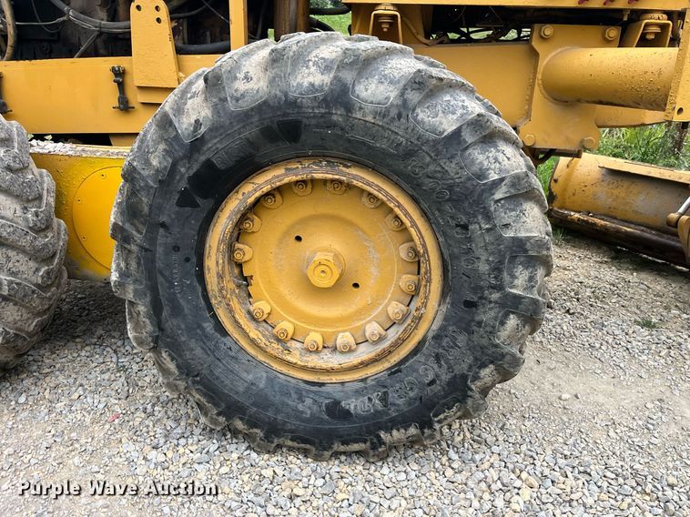 image for item DP0523 Champion 720A  motor grader