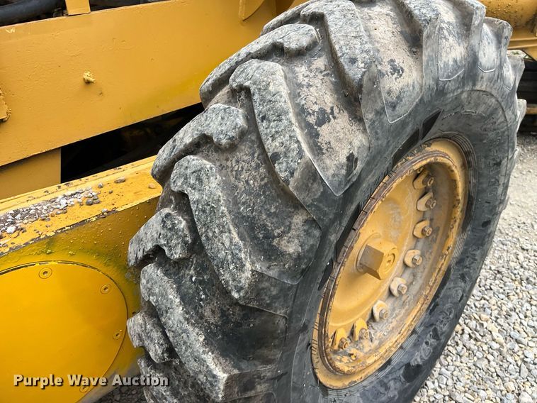 image for item DP0523 Champion 720A  motor grader