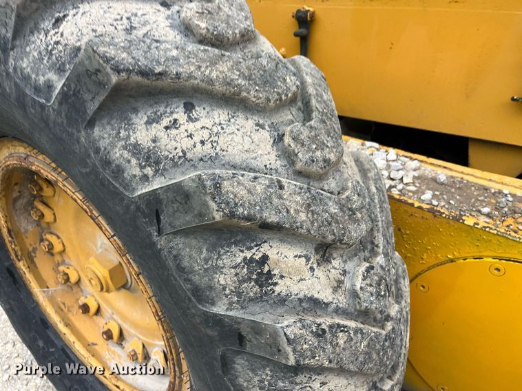 image for item DP0523 Champion 720A  motor grader