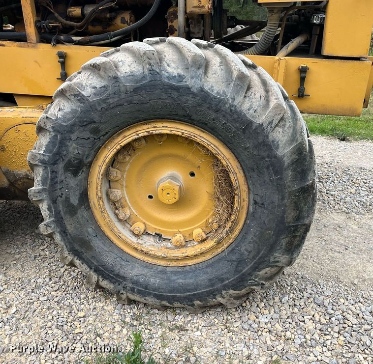 image for item DP0523 Champion 720A  motor grader