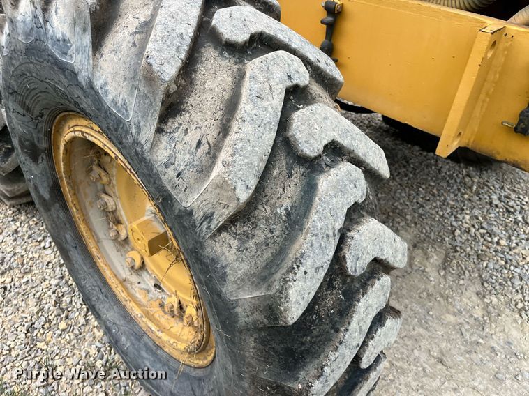 image for item DP0523 Champion 720A  motor grader