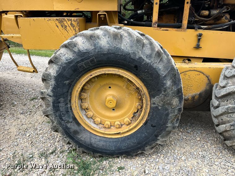 image for item DP0523 Champion 720A  motor grader