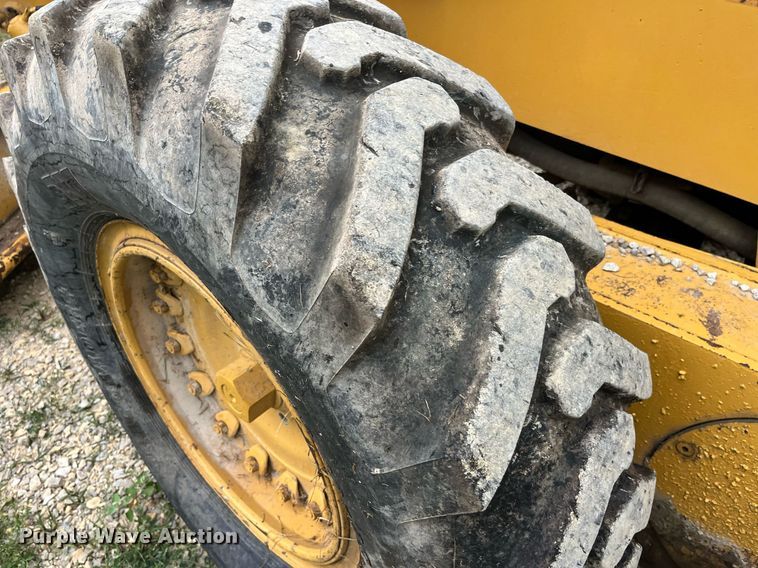 image for item DP0523 Champion 720A  motor grader