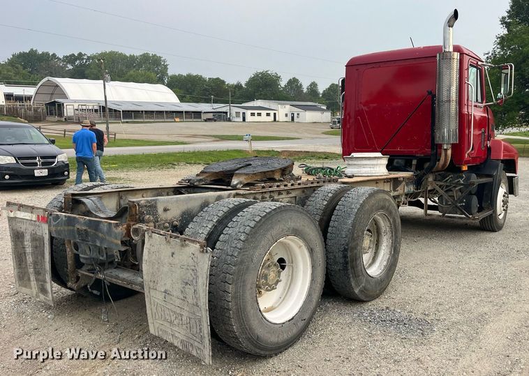 image for item DP0524 1996 Mack CH613  semi truck