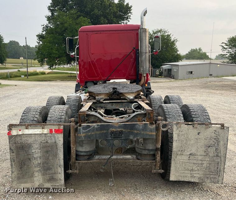 image for item DP0524 1996 Mack CH613  semi truck